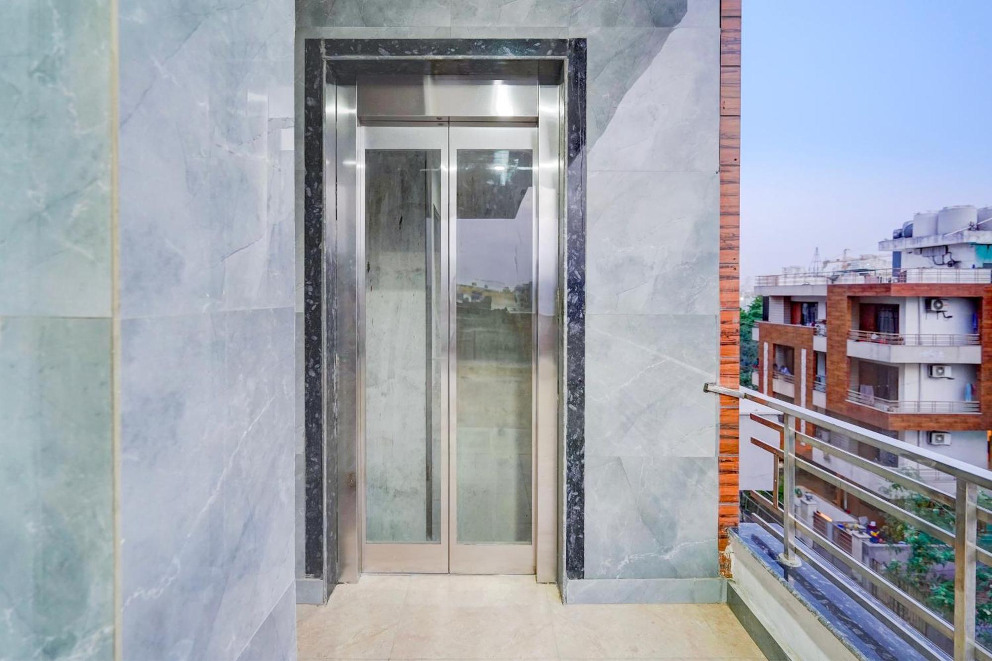 Townhouse Delight Inn Gurgaon Exterior foto